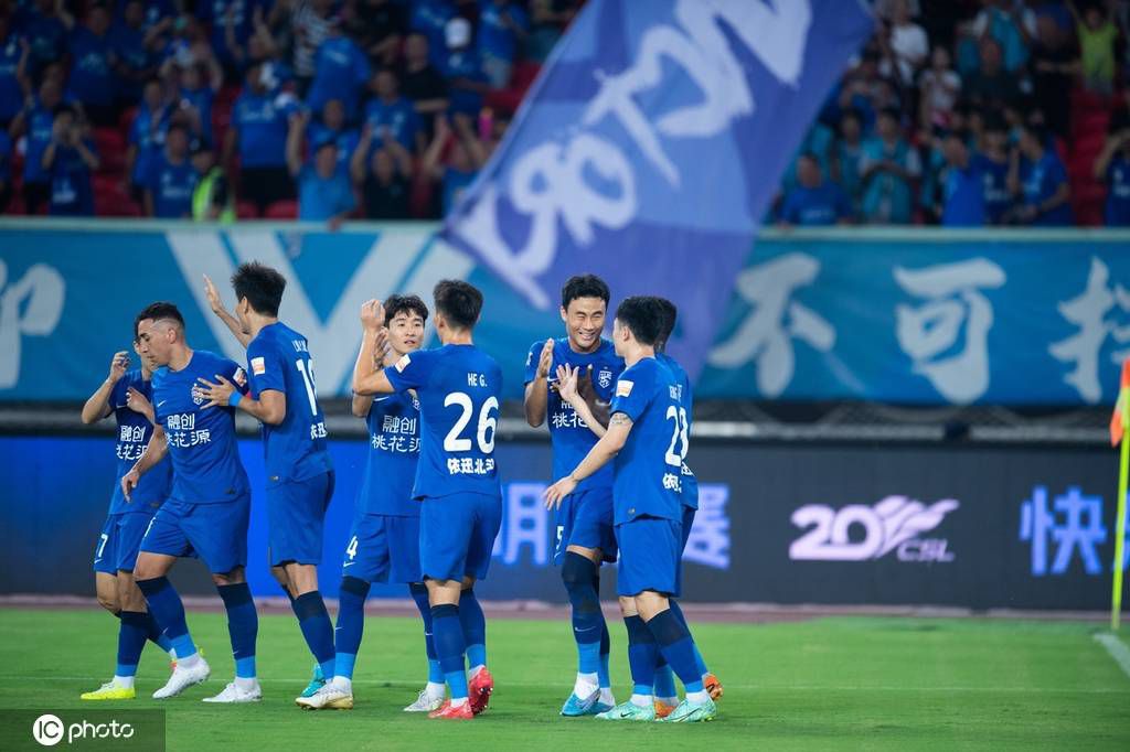 U23亚洲杯分组A组：卡塔尔、澳大利亚、约旦、印尼B组：日本、韩国、阿联酋、中国C组：沙特、伊拉克、泰国、塔吉克斯坦D组：乌兹别克斯坦、越南、科威特、马来西亚罗马诺：格列兹曼专注于马竞 他不会在冬窗加盟曼联罗马诺在今天的专栏中谈到了格列兹曼，直接指出法国球星只想留在马德里竞技，和曼联没有联系。